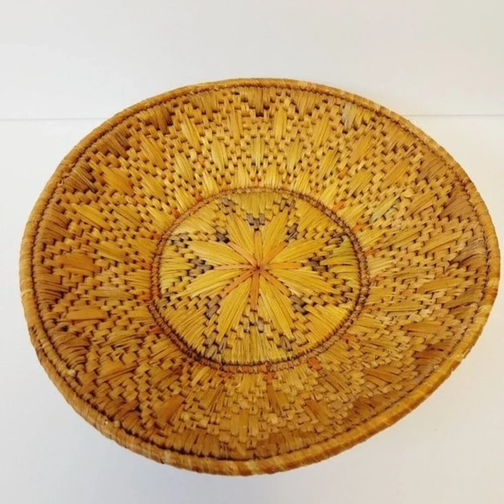Handmade Collectible Woven Grass Bowl Basket